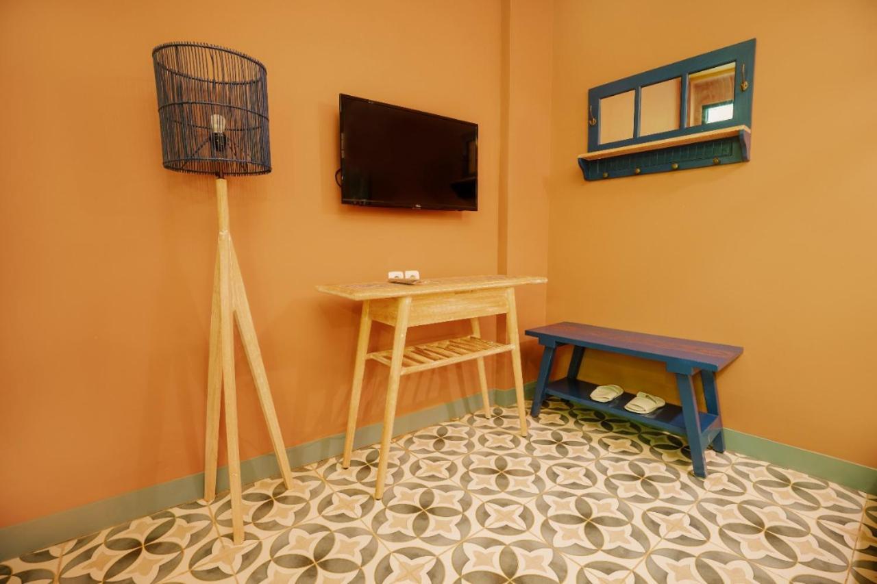 Por Aqui Stay & Dine Yogyakarta Exterior photo