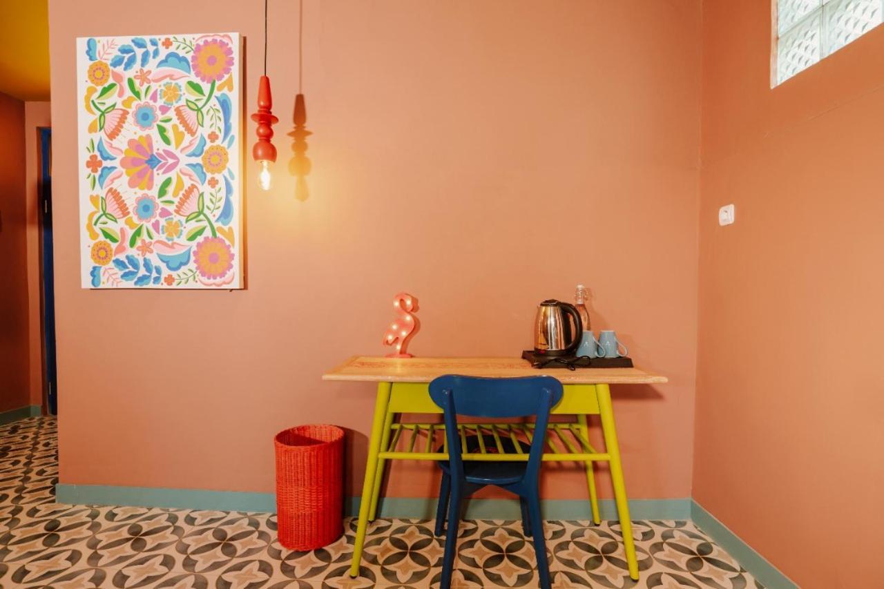 Por Aqui Stay & Dine Yogyakarta Exterior photo